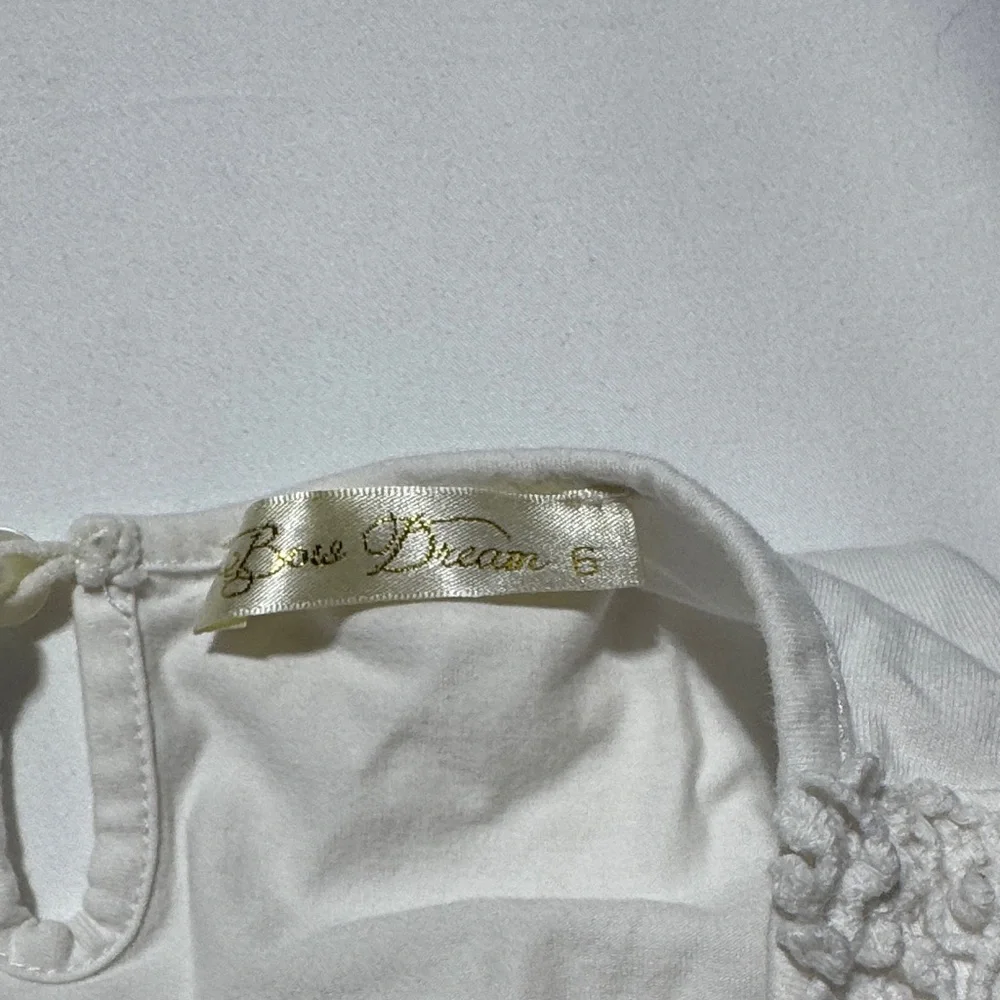 Elegant White Lace Dress - Picture 5 of 6
